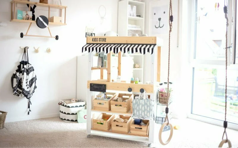 Spielzeug selber machen: kreative DIY-Ideen für Kinder 12 12 DIY Kaufladen / Marktstand im Kinderzimmer