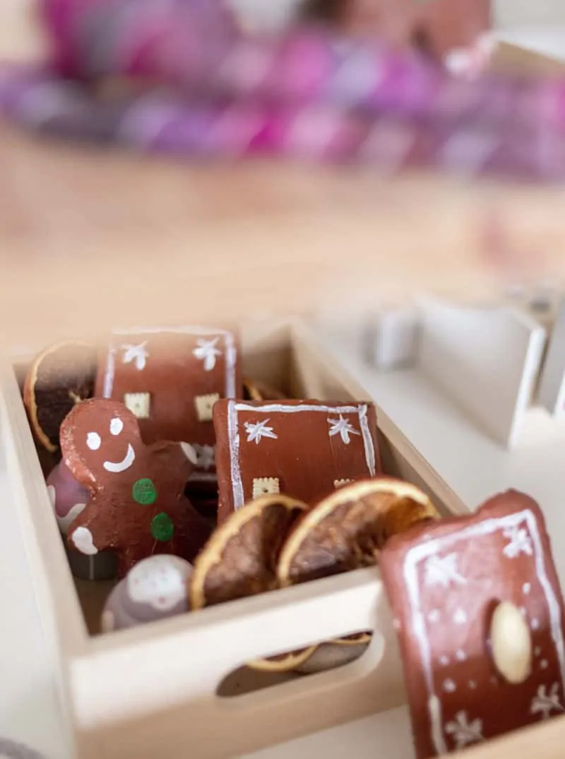 Lebkuchen-Männer aus Salzteig für den Kaufladen