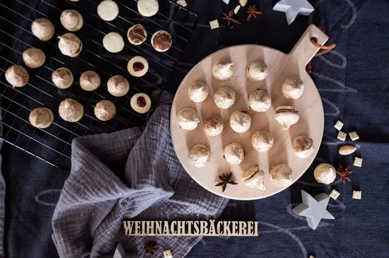 Rezept: Mürbeteig-Tropfen mit Baiser und fruchtiger oder schokoladiger Füllung