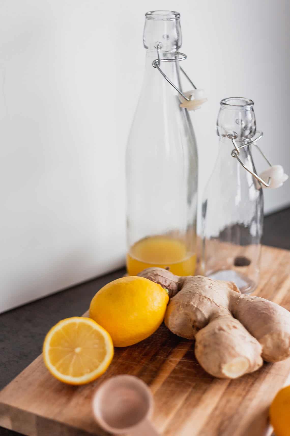 Rezept für Ingwer-Zitrone-Sirup - Zaubersaft gegen Erkältungen