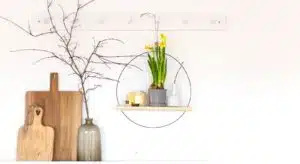 Metallring mal anders – einfache DIY-Deko mit Holzbrett