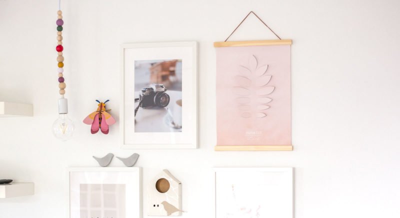 Frühling an der Wand mit Postern und Freebie Vorlage für ein DIY-Papercut-Bild