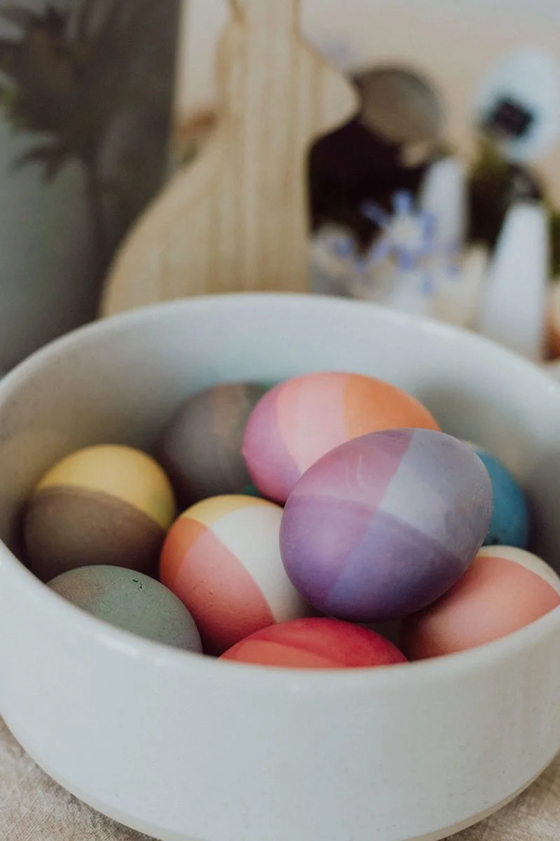 DIY-Anleitung für bunte Dip-Dye-Ostereier