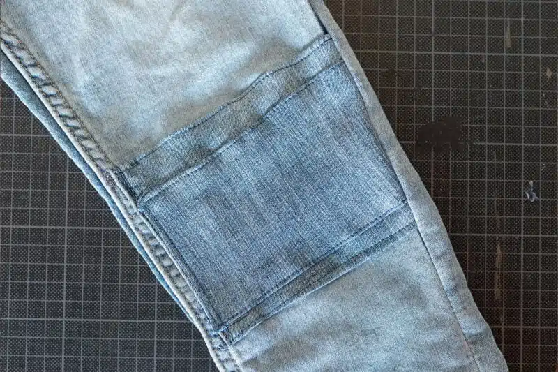 Schritt-für-Schritt: Kinderhosen mit Flicken reparieren
