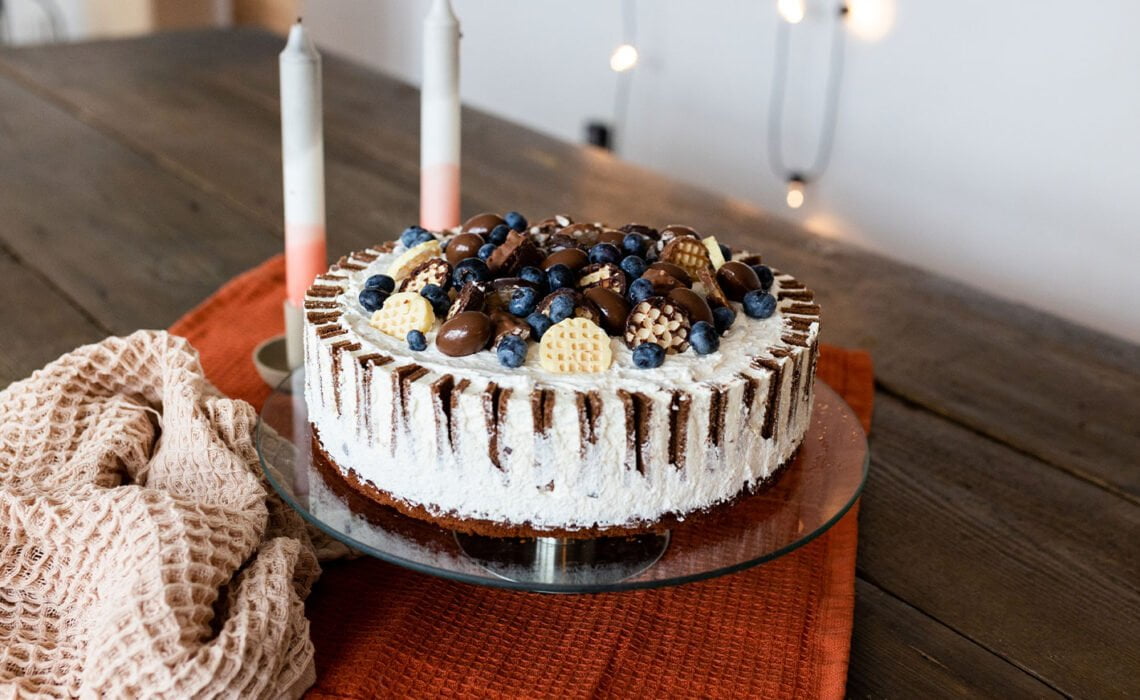Rezept: Leckere Milchschnitten-Torte