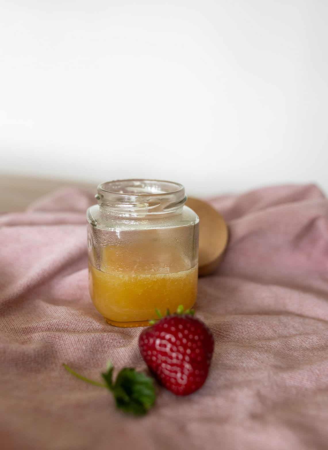 Rezept: Schicht-Marmelade mit Pfirsich und Erdbeeren