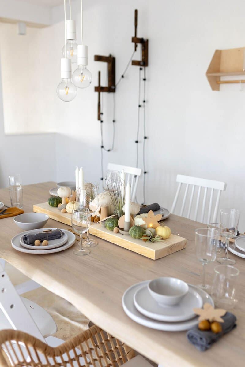 Herbstliche Tischdeko: Kreative DIY-Ideen für einen modernen Essplatz im skandinavischen Stil