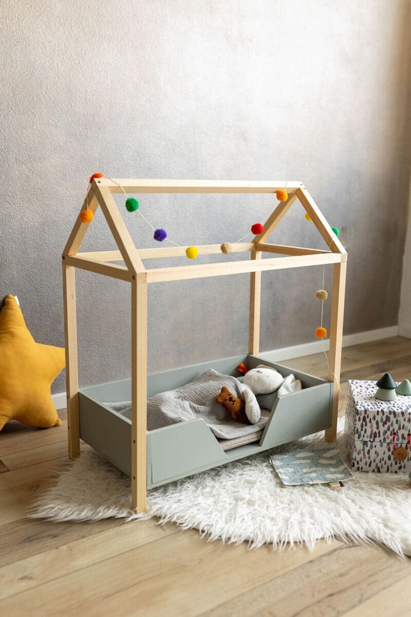 DIY-Anleitung: einfaches Puppenbett selbst bauen
