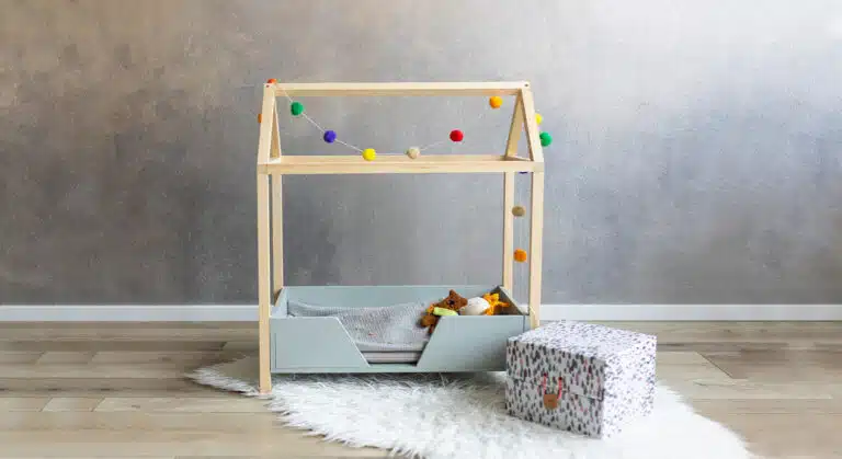 DIY Puppenbett Anleitung zum selber bauen slider