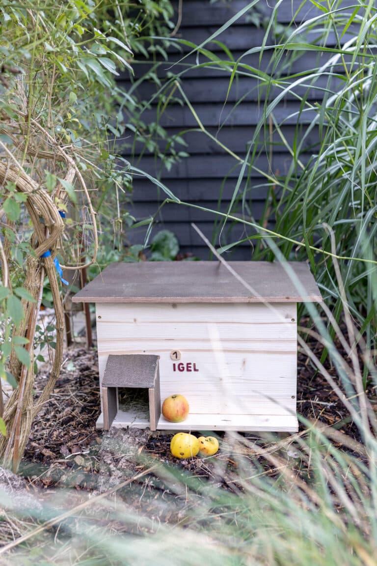 Igelhaus selber bauen SchrittfürSchrittAnleitung für den Garten