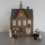 Halloween basteln - DIY-Spukhaus mit Peg Dolls Haunted House