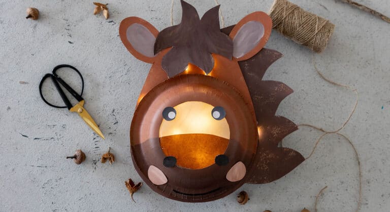 Pferde Laterne basteln - DIY Idee für den Laternenumzug und St. Martin