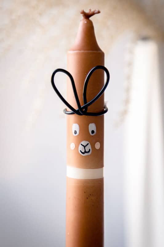 Osterhasen Kerze basteln - DIY Anleitung zum Kerzen färben