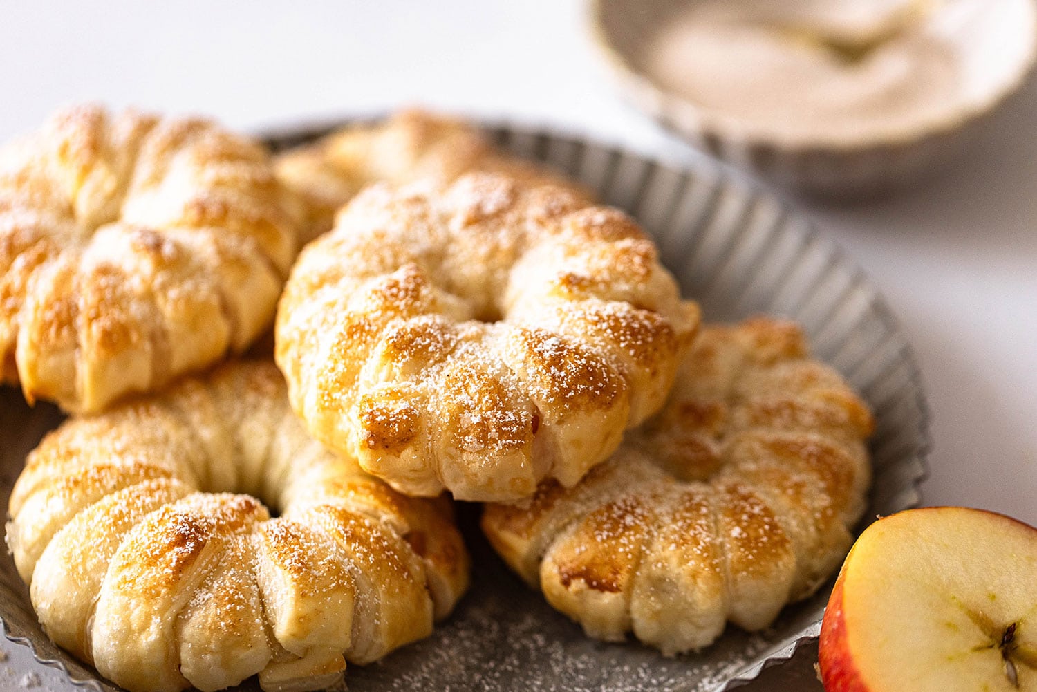 Apfelringe mit Blätterteig – einfaches Rezept aus 5 Zutaten 5 5 Apfelringe mit Blätterteig – einfaches Rezept aus 5 Zutaten