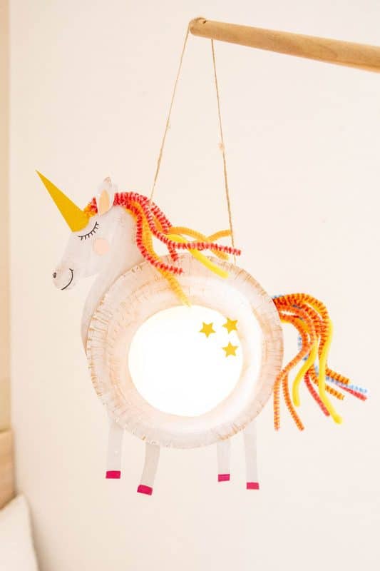 Einhorn-Laterne basteln mit Papptellern – 2 einfache Ideen mit Vorlage 10 10 Einhorn Laterne basteln 1