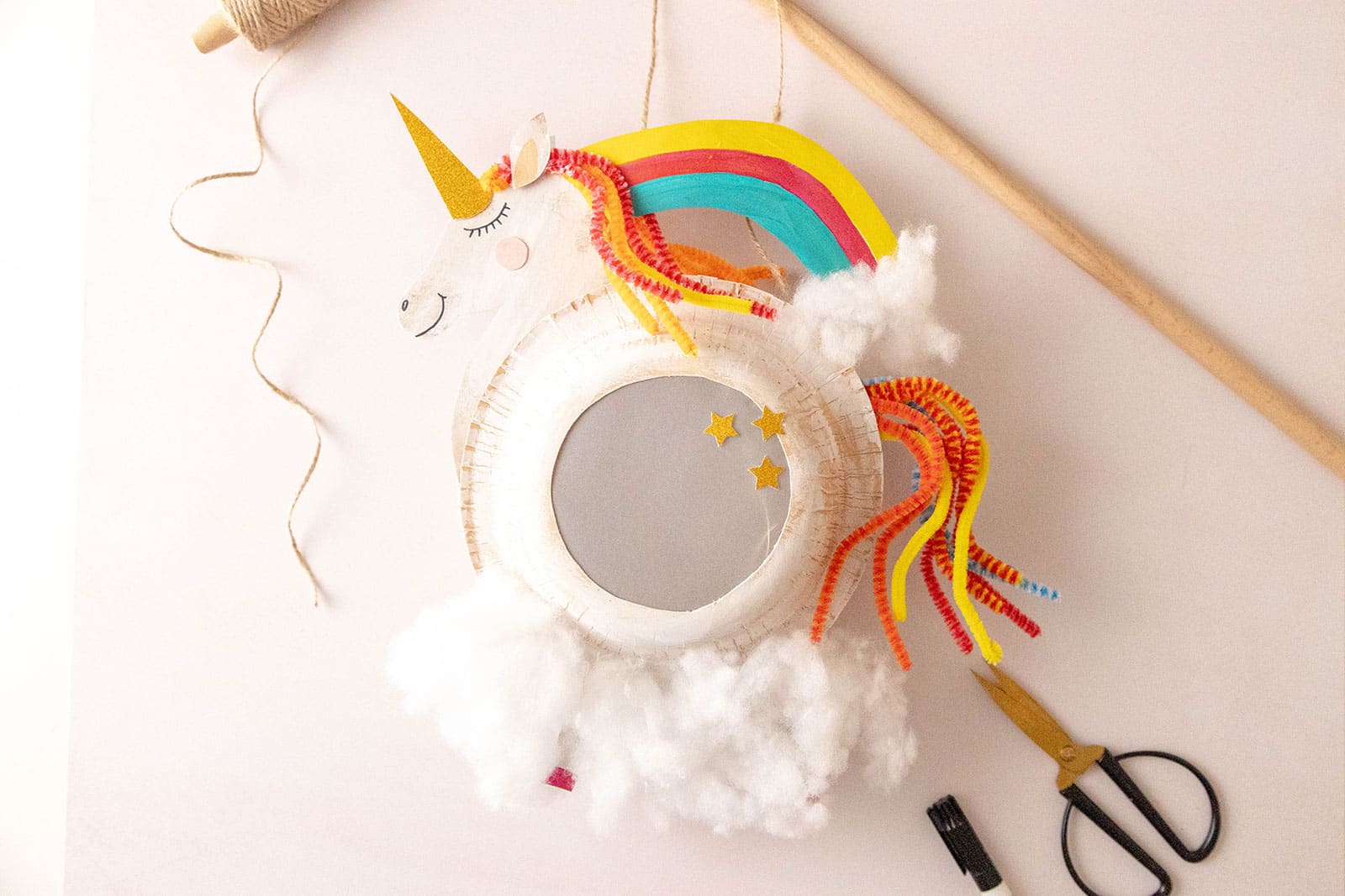 Einhorn-Laterne basteln mit Papptellern – 2 einfache Ideen mit Vorlage 9 9 Einhorn Laterne basteln