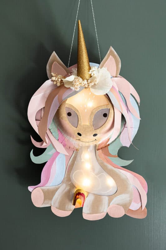 Einhorn-Laterne basteln – Einfache DIY-Idee mit Papptellern für St. Martin 17 17 Einhorn-Laterne basteln: Einfaches DIY mit Papptellern für St. Martin