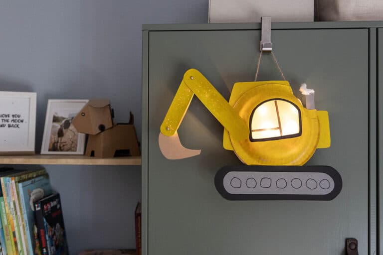 Bagger Laterne basteln aus Papptellern