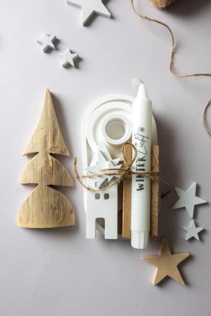 Weihnachtsdeko basteln mit Raysin Giesspulver und Kerze 3