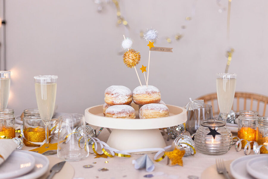 Silvester Deko: stilvolle Ideen für eine festliche Tischdeko zum Jahreswechsel