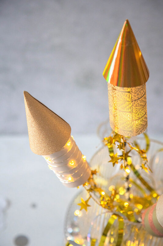 Silvester Deko Idee: leuchtende Raketen basteln