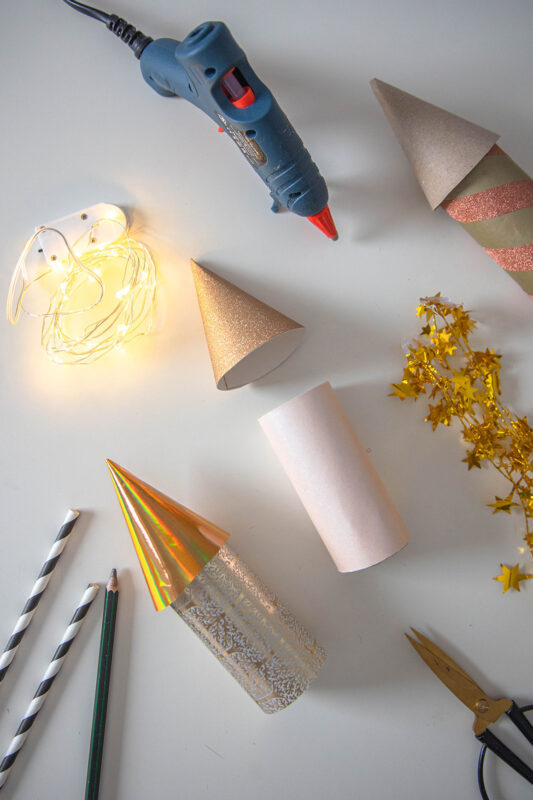 11 kreative Ideen zum Silvester basteln – Deko, Gastgeschenke & Glücksbringer 19 19 Silvester Deko basteln