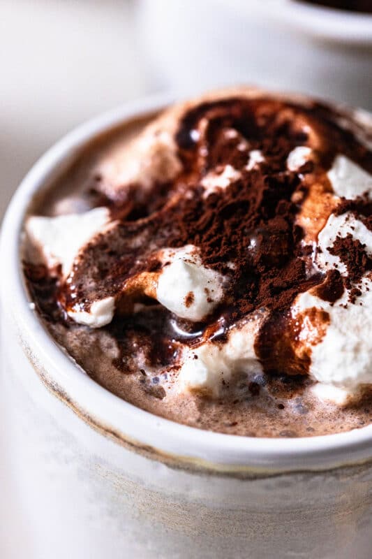 Heiße Schokolade Rezept: Die beste heiße Schokolade wie im Café 9 9 Heiße Schokolade mit Sahne