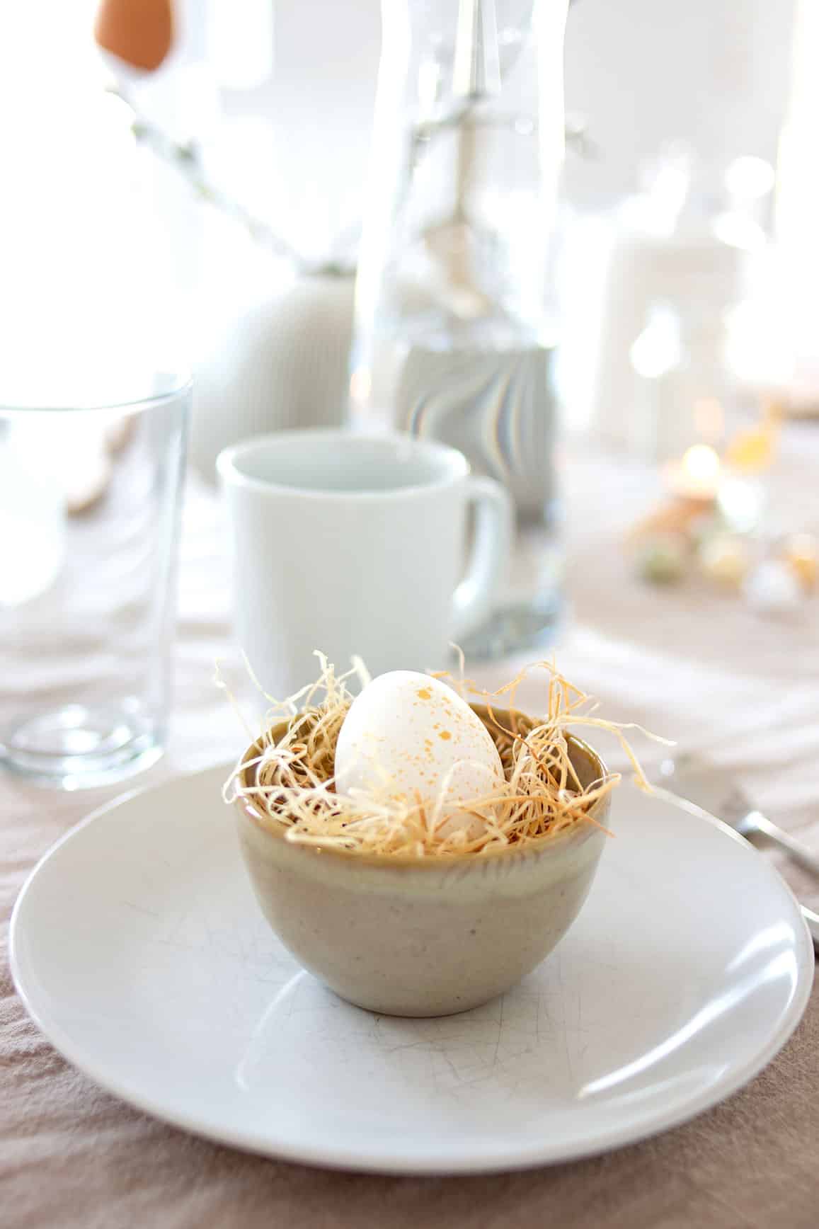 Ostereier färben: 5 kreative Ideen für wunderschöne Ostereier 22 22 Ostereier faerben sprenkel