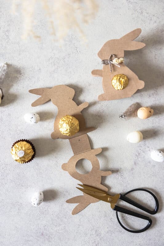 10 Ostergeschenk Ideen: kleine Geschenke zu Ostern selber machen 13 13 Ostergeschenk selber machen - Druckvorlage für Schokokugel