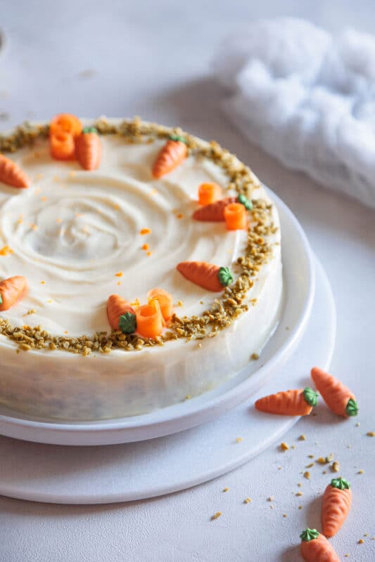 Saftiger Karottenkuchen – einfaches Rezept mit Frischkäse-Frosting 3 3 saftiger Möhrenkuchen mit einfachem Rezept