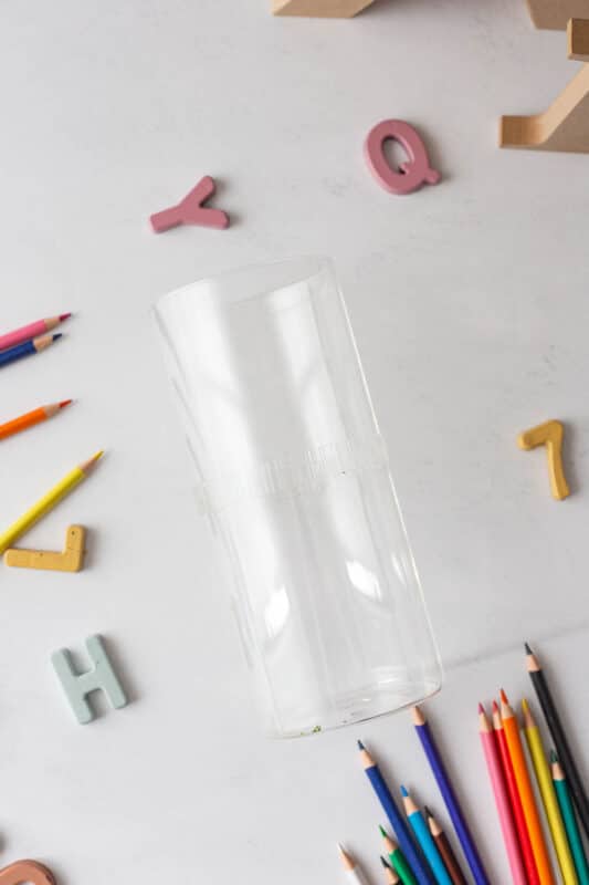 Einschulung Deko basteln: schnelle Tischdeko mit Buntstiften 10 10 Einschulungsdeko mit einer Vase basteln