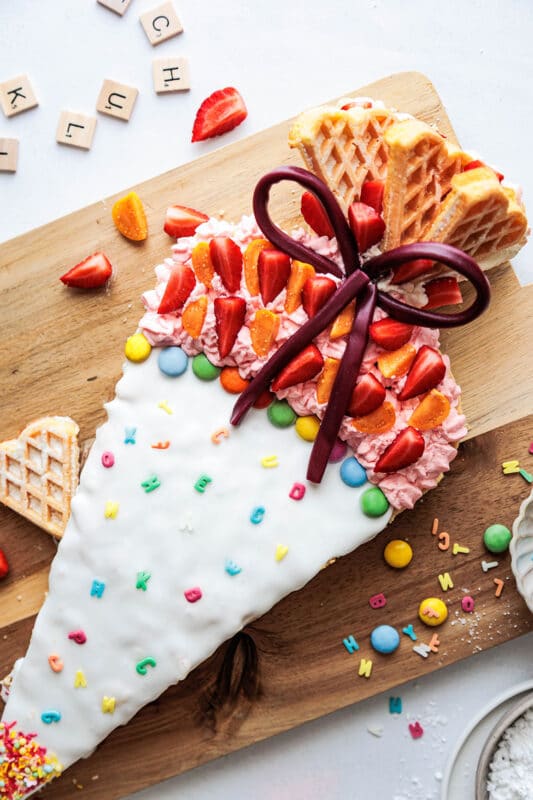 Kuchen Einschulung: Einfacher Schultüten Kuchen vom Blech mit kostenloser Vorlage 11 11 Einschulung Kuchen als Schultüte backen