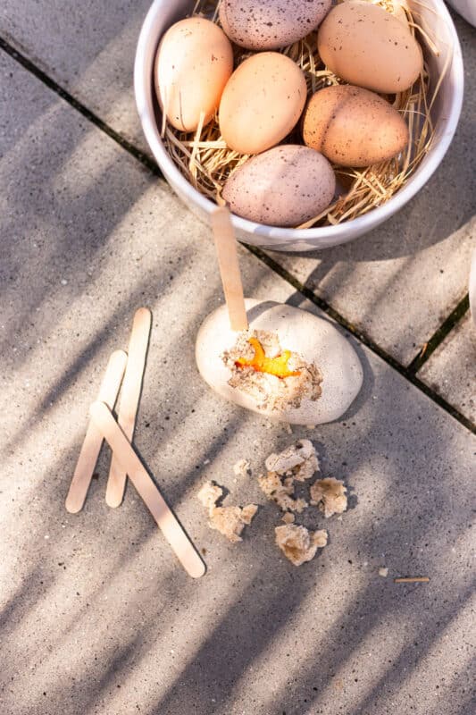 Dino Kuchen: einfaches Rezept, Schablone und Deko ohne Fondant 17 17 Dino Eier erforschen