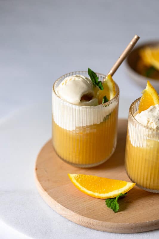 Sanfter Engel: Das cremige Sommergetränk mit Vanilleeis, das nach Urlaub schmeckt 3 3 Sanfter Engel mit Orangensaft und Vanilleeis