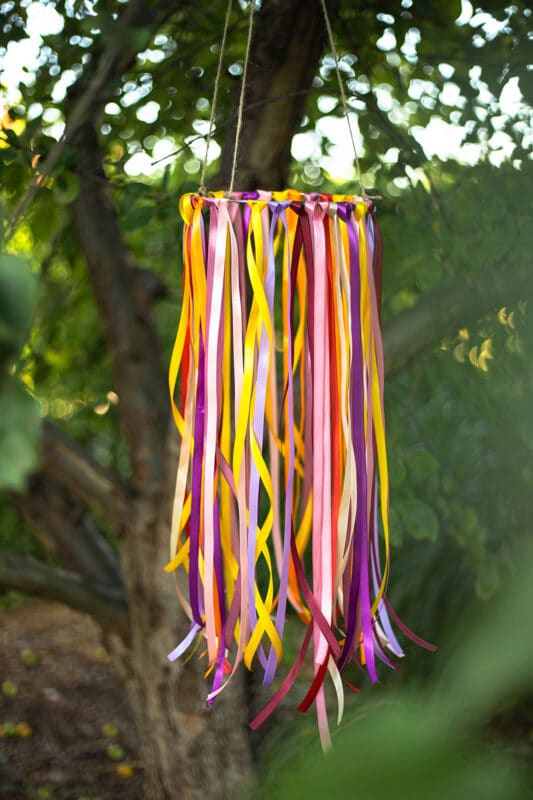 Windspiel basteln: bunte Gartendeko in nur 15 Minuten 11 11 Windsack basteln