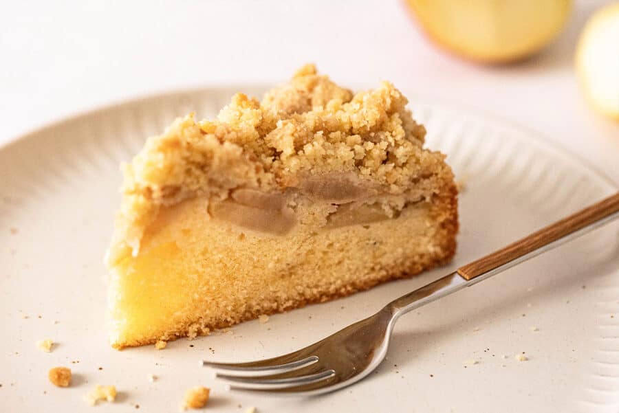 Omas Apfelkuchen mit Streusel: saftiges Rezept mit einfachem Rührteig 16 16 Saftiger Apfelkuchen mit Streuseln