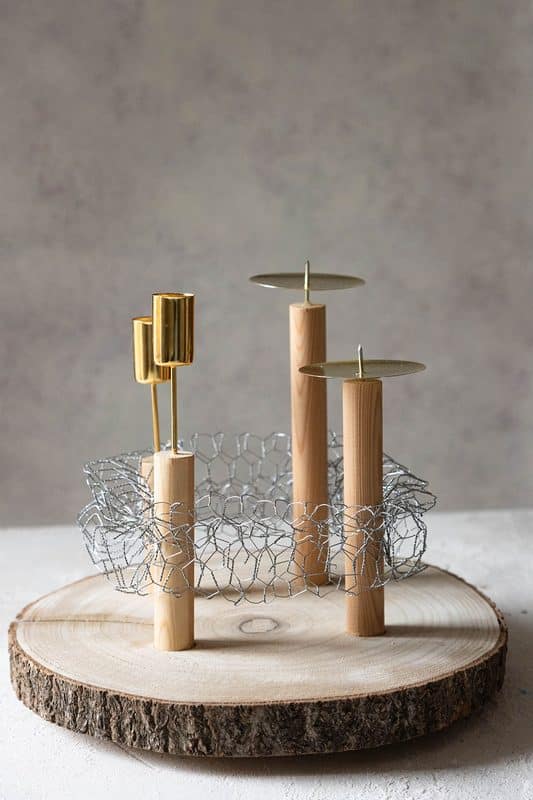 Adventskranz selber machen: 3 moderne Ideen mit Holzscheibe 6 6 Adventskranz Rohling aus Kaninchendraht zum Stecken