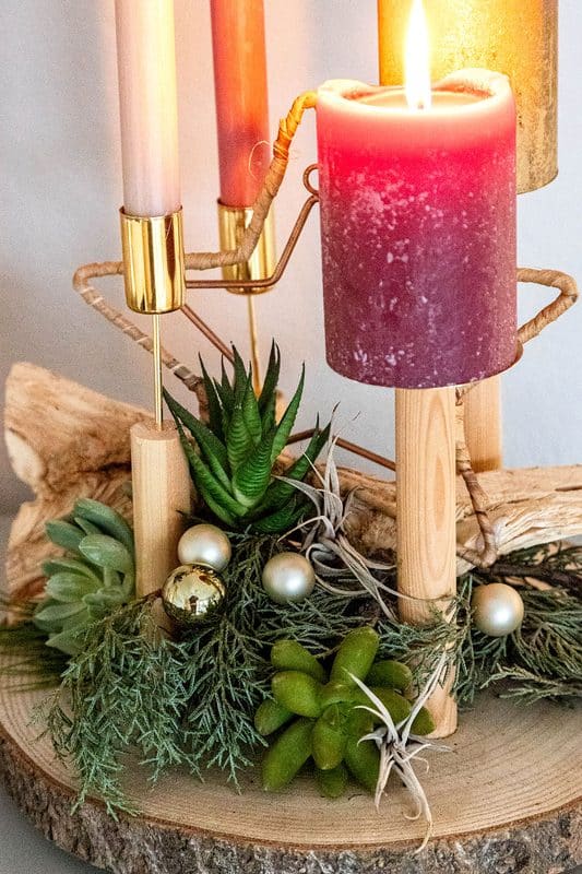 Adventskranz selber machen: 3 moderne Ideen mit Holzscheibe 10 10 Modernes Adventsgesteck mit Sukkulenten