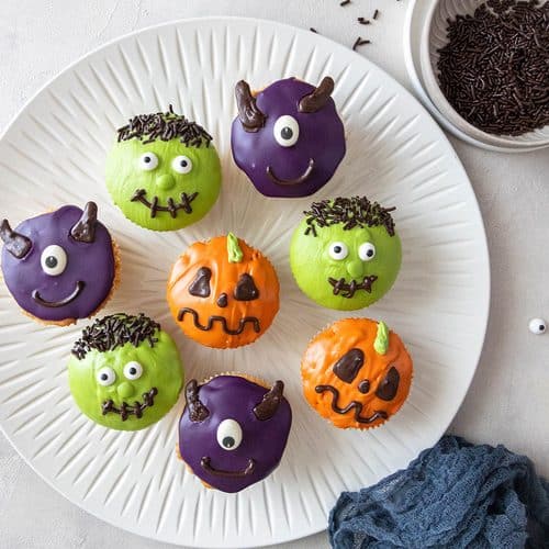 Halloween Muffins: 3 einfache und schaurig süße Ideen 7 7 Halloween Muffins: 3 einfache und schaurig süße Ideen mit Monster, Kürbis und Zombie