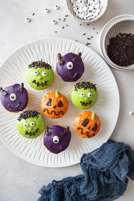 Halloween Muffins: 3 einfache und schaurig süße Ideen 1 1 Halloween Muffins: 3 einfache und schaurig süße Ideen mit Monster, Kürbis und Zombie