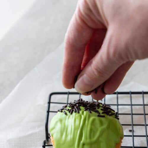 Halloween Muffins: 3 einfache und schaurig süße Ideen 14 14 Halloween Muffin verzieren