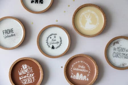 Weihnachtliche IKEA Korkuntersetzer: 2 Ideen mit Raysin 3 3 Weihnachtliche IKEA Korkuntersetzer: 2 Ideen mit Raysin