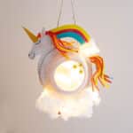 Einhorn-Laterne basteln mit Papptellern, Regenbogen und Wolken