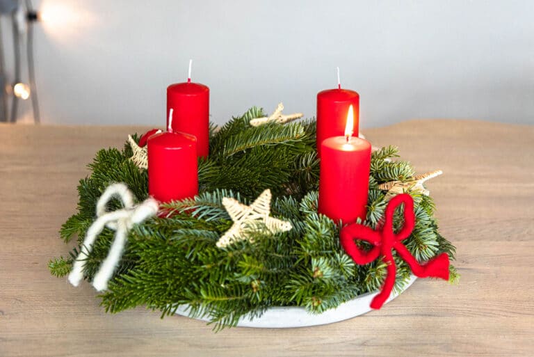 Adventskranz selber machen – einfach binden oder stecken